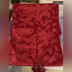 Beautiful table runner